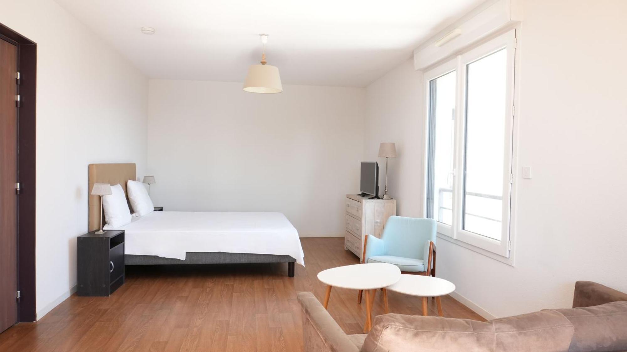 Zenao Appart'Hotel Невер Екстериор снимка